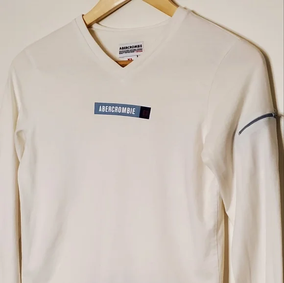White Long Sleeve Snowboarder Style T-Shirt with Abercrombie Logo - Picture 4 of 8